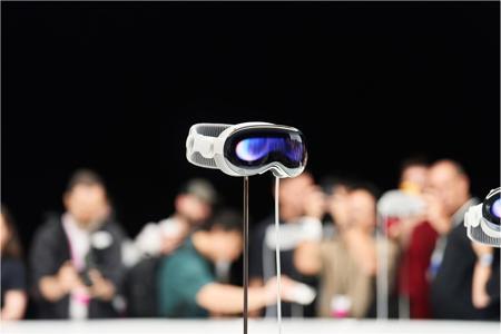苹果、谷歌、Meta、OpenAI都在抢的新赛道，中国公司的机会在哪？