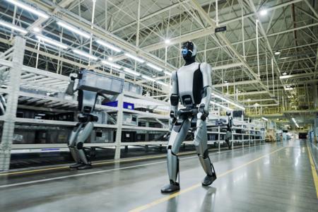 优必选推出全尺寸工业人形机器人 Walker S2：高 1 米 76，7×24 小时不间断“打工”