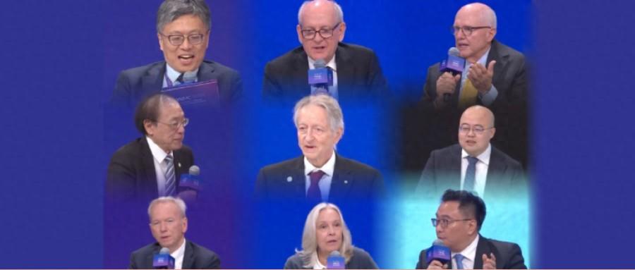 诺奖得主Hinton中国首讲，金句频出：人类或是大语言模型！一文看尽WAIC开幕式干货