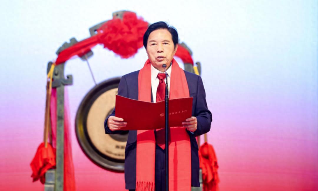 他，80岁敲钟上市，A股最不服老的董事长