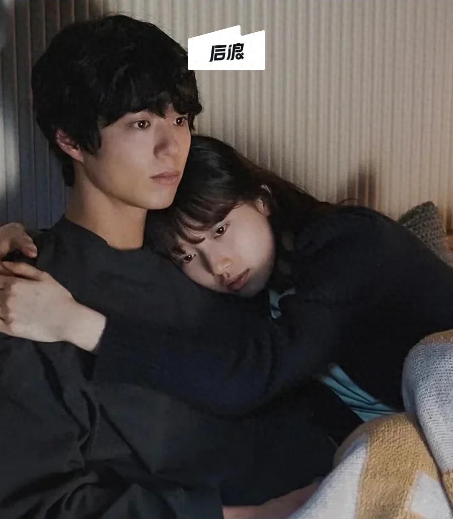 不敢谈恋爱的女孩，在网上批量「定制」男友
