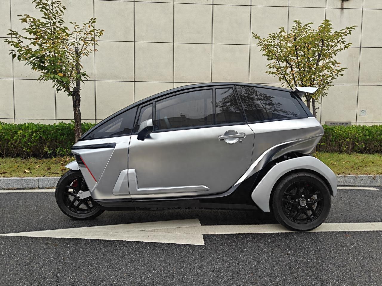 用AI改造传统出行，这家公司推出万元级智能三轮车 | 涌现NewThings