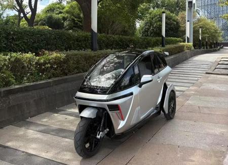 用AI改造传统出行，这家公司推出万元级智能三轮车丨涌现NewThings